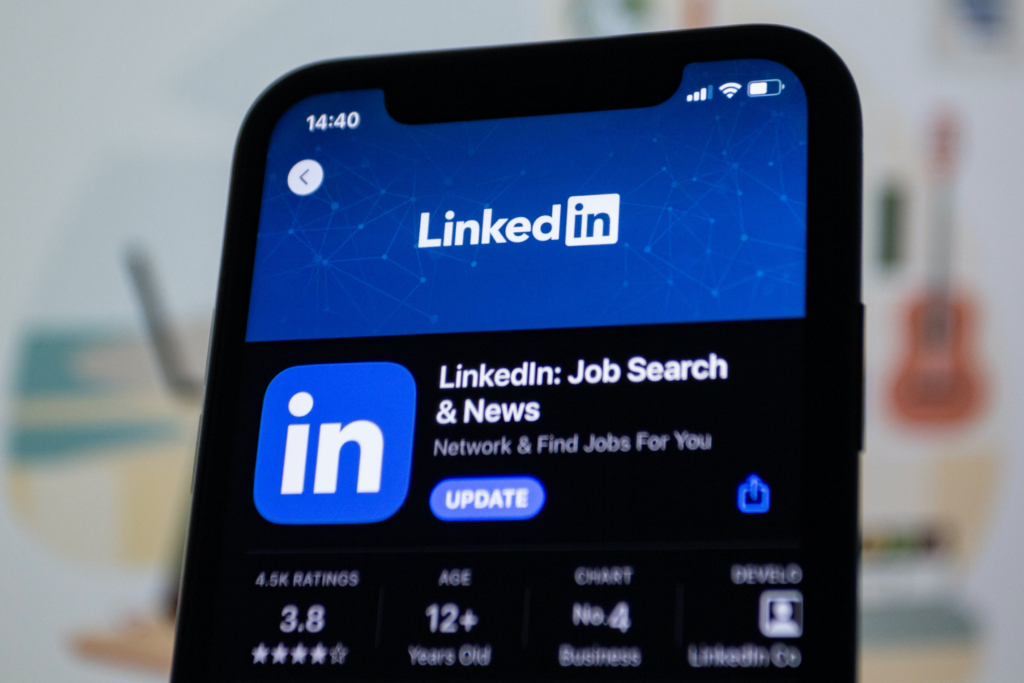 Align Sales And Marketing To Get the Most Out Of LinkedIn